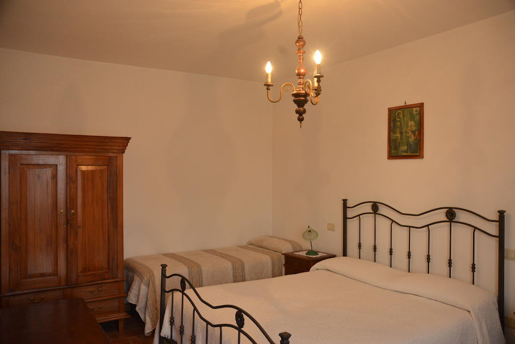 Agriturismo Antica Riserva 카스틸리오네델라고 객실 사진