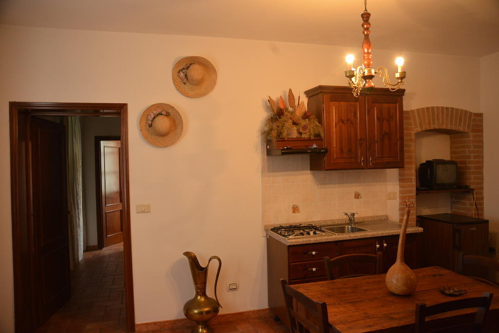 Agriturismo Antica Riserva 카스틸리오네델라고 객실 사진