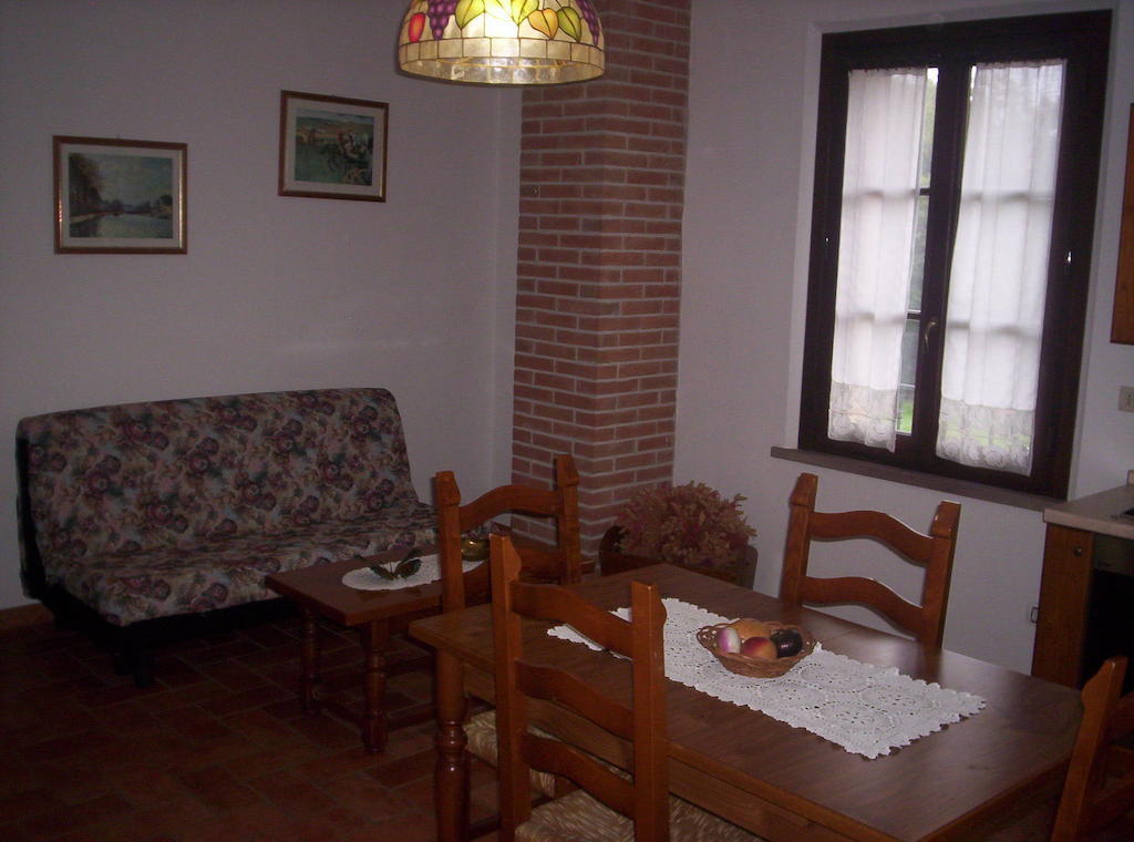 Agriturismo Antica Riserva 카스틸리오네델라고 객실 사진